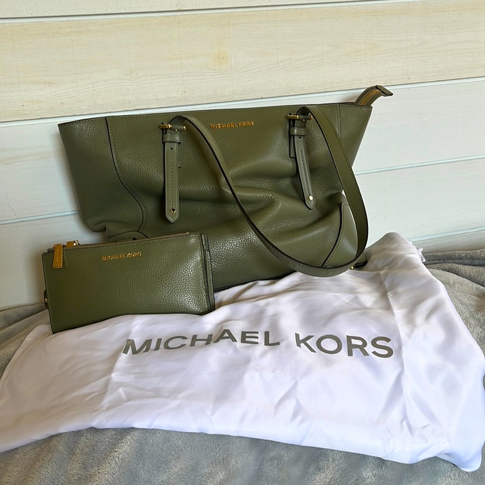 Michael Kors purse
